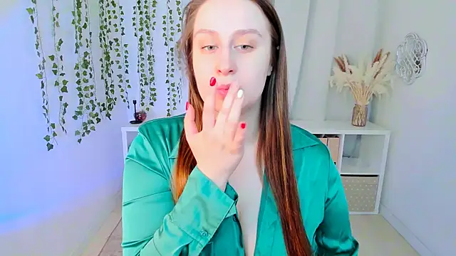 Snapshot of Lattea chatting on March 7, 2025, 11:18 am Lattea online show from March 7, 2025, 11:18 am