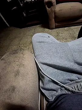 cucho1987 online show from September 12, 2025, 6:24 am