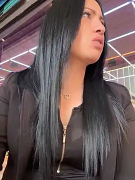 Snapshot of Sara_luna_ chatting on March 18, 2025, 5:55 pm Sara luna online show from March 18, 2025, 5:55 pm