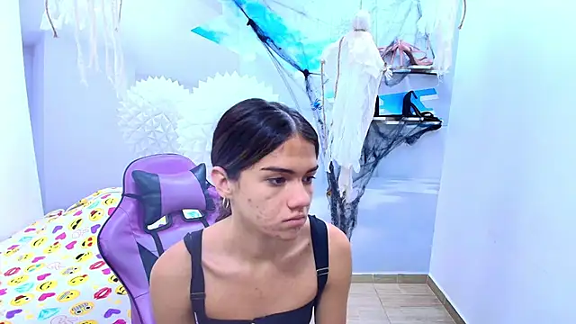 Snapshot of DEMI_LEED chatting on October 22, 2025, 12:26 pm DEMI LEED online show from October 22, 2025, 12:26 pm