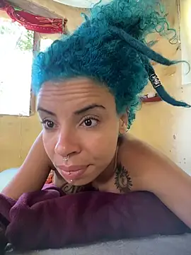 sammoura01 online show from November 1, 2025, 6:24 pm