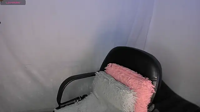 Snapshot of milysauria1 chatting on February 21, 2025, 11:55 am milysauria1 online show from February 21, 2025, 11:55 am