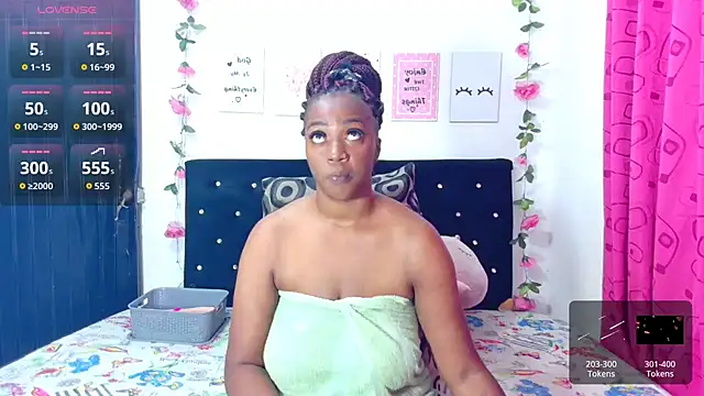 Snapshot of CiaraEbony chatting on November 11, 2025, 1:55 am CiaraEbony online show from November 11, 2025, 1:55 am