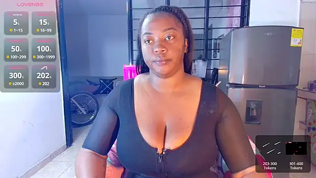 Snapshot of CiaraEbony chatting on February 28, 2025, 10:20 am CiaraEbony online show from February 28, 2025, 10:20 am