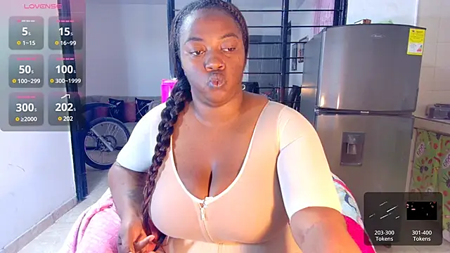 Snapshot of CiaraEbony chatting on February 26, 2025, 8:04 pm CiaraEbony online show from February 26, 2025, 8:04 pm