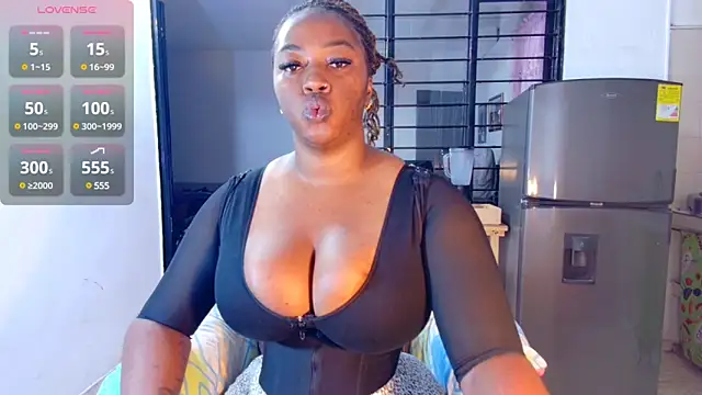 Snapshot of CiaraEbony chatting on March 22, 2025, 9:34 am CiaraEbony online show from March 22, 2025, 9:34 am