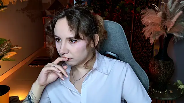 JasmineMilko online show from March 17, 2026, 5:10 am