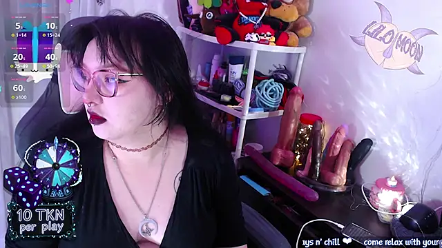 Snapshot of LiloMoon69 chatting on December 2, 2025, 2:30 pm LiloMoon69 online show from December 2, 2025, 2:30 pm