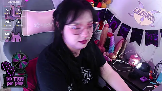 Snapshot of LiloMoon69 chatting on October 30, 2025, 10:24 am LiloMoon69 online show from October 30, 2025, 10:24 am