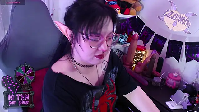 Snapshot of LiloMoon69 chatting on November 3, 2025, 3:37 pm LiloMoon69 online show from November 3, 2025, 3:37 pm