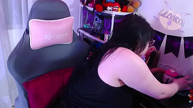 Snapshot of LiloMoon69 chatting on October 28, 2025, 1:06 am LiloMoon69 online show from October 28, 2025, 1:06 am