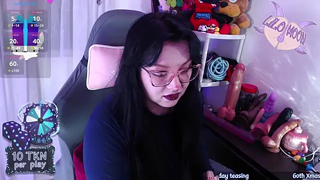 LiloMoon69 online show from December 18, 2025, 2:43 pm