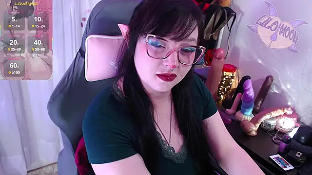Snapshot of LiloMoon69 chatting on October 19, 2025, 5:48 pm LiloMoon69 online show from October 19, 2025, 5:48 pm
