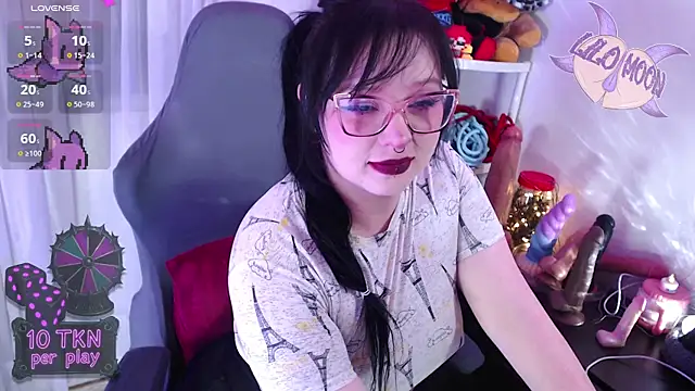 Snapshot of LiloMoon69 chatting on November 10, 2025, 1:38 pm LiloMoon69 online show from November 10, 2025, 1:38 pm