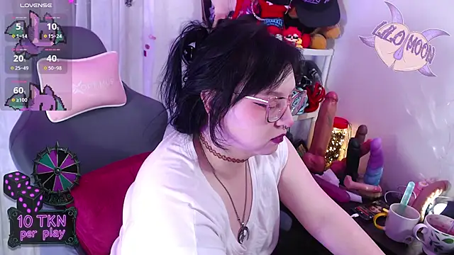 Snapshot of LiloMoon69 chatting on November 17, 2025, 2:54 pm LiloMoon69 online show from November 17, 2025, 2:54 pm