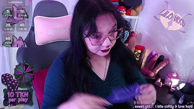 Snapshot of LiloMoon69 chatting on November 21, 2025, 1:32 pm LiloMoon69 online show from November 21, 2025, 1:32 pm