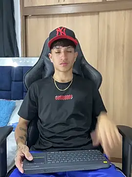 Snapshot of _CamiloBass chatting on February 20, 2026, 12:51 am CamiloBass online show from February 20, 2026, 12:51 am