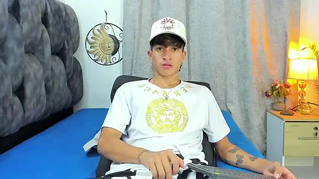  CamiloBass online show from April 10, 2026, 1:23 am