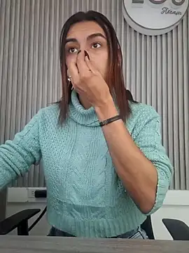 Snapshot of Maiskeen_Zamara chatting on December 9, 2024, 8:54 pm Maiskeen Zamara online show from December 9, 2024, 8:54 pm