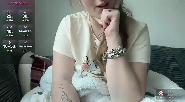 Snapshot of lilsbabyxo chatting on December 2, 2024, 3:09 pm lilsbabyxo online show from December 2, 2024, 3:09 pm