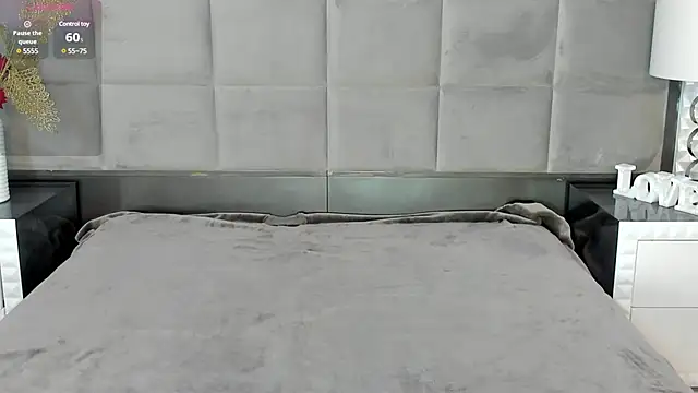 Snapshot of OliviaBurning chatting on March 18, 2025, 7:33 pm OliviaBurning online show from March 18, 2025, 7:33 pm