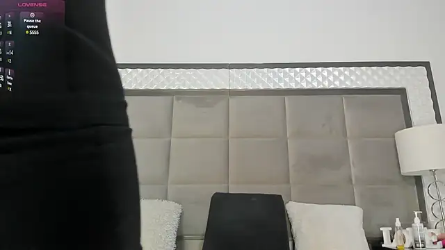 Snapshot of OliviaBurning chatting on March 6, 2025, 7:32 pm OliviaBurning online show from March 6, 2025, 7:32 pm