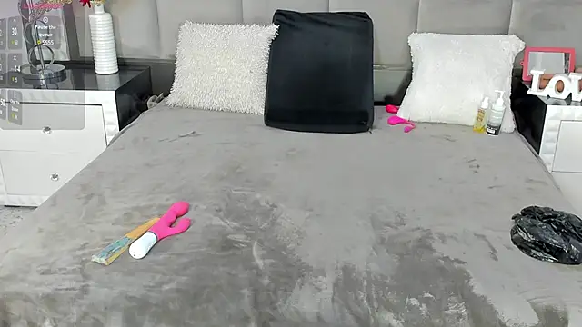 Snapshot of OliviaBurning chatting on March 4, 2025, 7:22 pm OliviaBurning online show from March 4, 2025, 7:22 pm