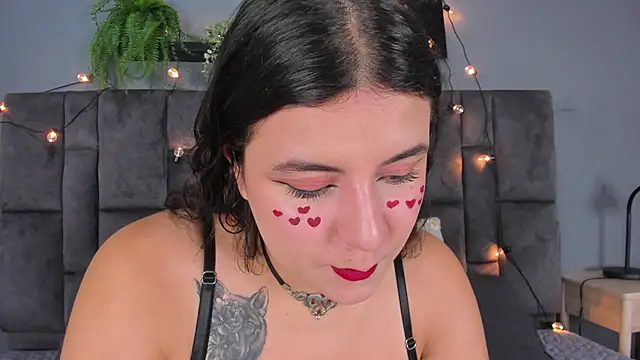 Snapshot of EngelStone chatting on October 31, 2025, 5:31 pm EngelStone online show from October 31, 2025, 5:31 pm