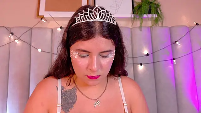 Snapshot of EngelStone chatting on November 12, 2025, 8:01 pm EngelStone online show from November 12, 2025, 8:01 pm