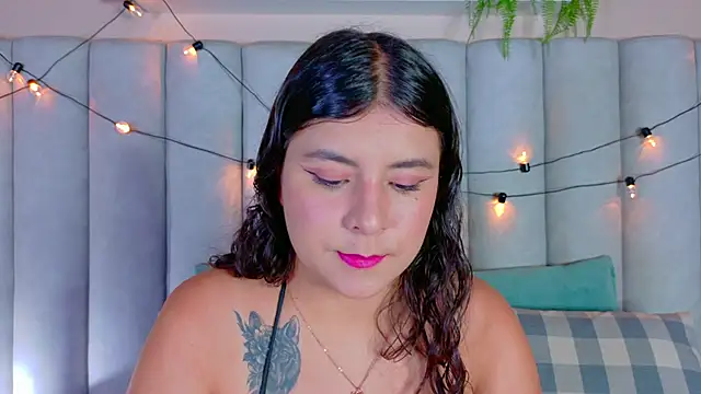 Snapshot of EngelStone chatting on November 26, 2025, 7:36 pm EngelStone online show from November 26, 2025, 7:36 pm