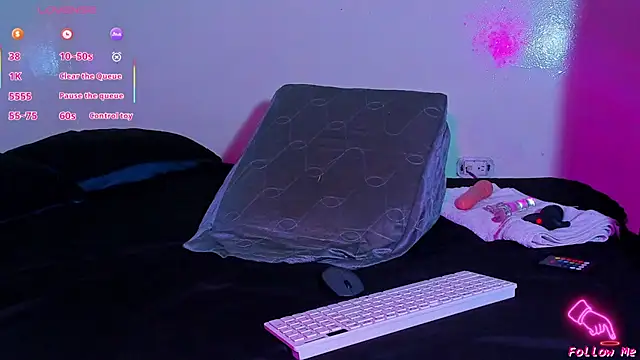 Piggy Eddy online show from March 15, 2026, 2:35 pm