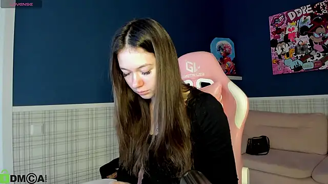 Snapshot of Nicole_Charm chatting on January 18, 2026, 11:41 pm Nicole Charm online show from January 18, 2026, 11:41 pm