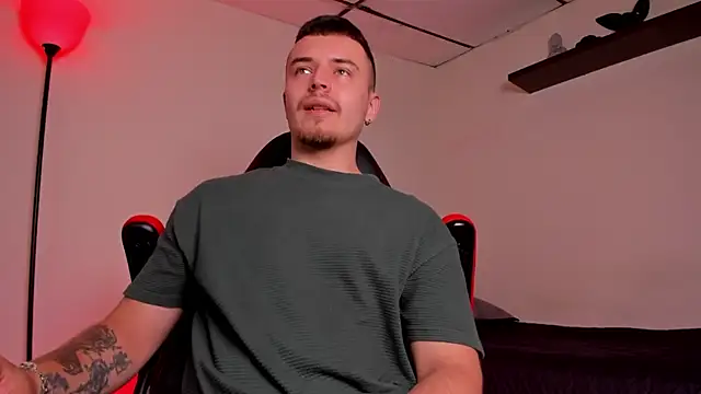 Snapshot of james_connor2 chatting on October 30, 2025, 7:33 pm james connor2 online show from October 30, 2025, 7:33 pm