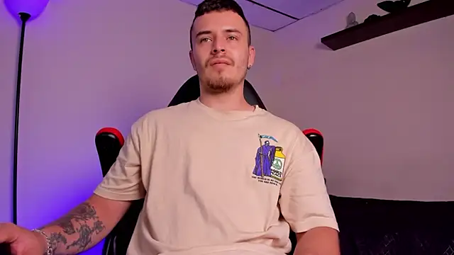 Snapshot of james_connor2 chatting on November 3, 2025, 7:17 pm james connor2 online show from November 3, 2025, 7:17 pm