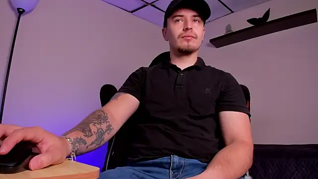 Snapshot of james_connor2 chatting on November 28, 2025, 3:45 pm james connor2 online show from November 28, 2025, 3:45 pm