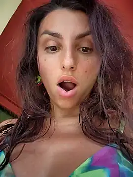 Snapshot of Izabella_Bella chatting on February 8, 2025, 5:51 am Izabella Bella online show from February 8, 2025, 5:51 am