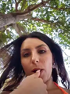 Snapshot of Izabella_Bella chatting on January 20, 2025, 7:25 am Izabella Bella online show from January 20, 2025, 7:25 am