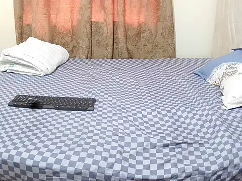 Snapshot of slender_sweet chatting on November 1, 2025, 8:08 am slender sweet online show from November 1, 2025, 8:08 am