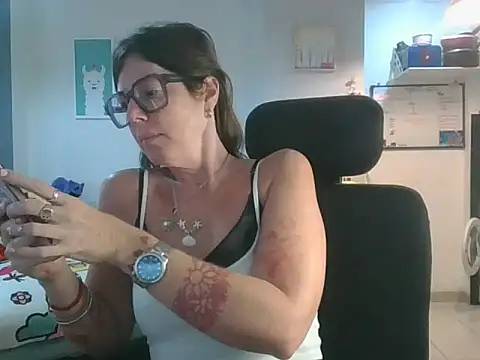 Snapshot of Calentandote chatting on April 7, 2026, 1:02 pm Calentandote online show from April 7, 2026, 1:02 pm