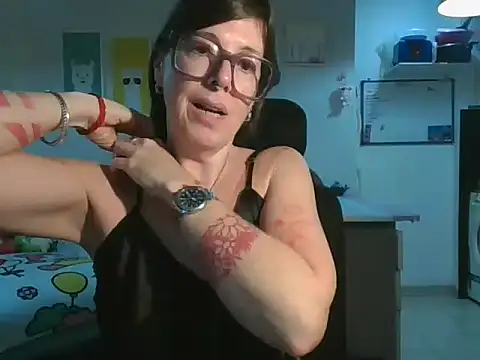 Snapshot of Calentandote chatting on June 5, 2026, 10:43 am Calentandote online show from June 5, 2026, 10:43 am
