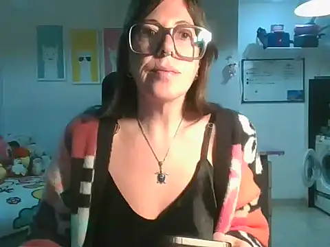 Snapshot of Calentandote chatting on May 13, 2026, 8:54 am Calentandote online show from May 13, 2026, 8:54 am