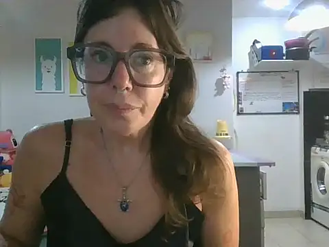 Snapshot of Calentandote chatting on April 17, 2026, 9:01 am Calentandote online show from April 17, 2026, 9:01 am