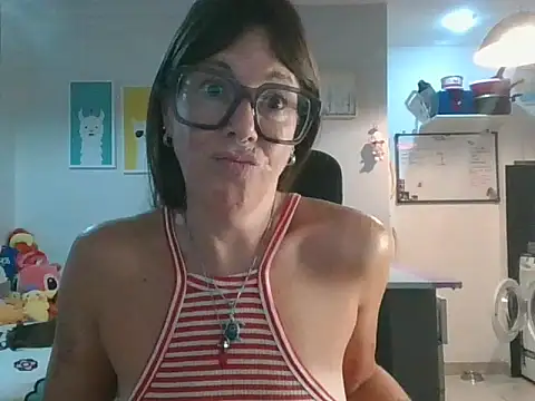 Snapshot of Calentandote chatting on February 8, 2026, 9:29 am Calentandote online show from February 8, 2026, 9:29 am