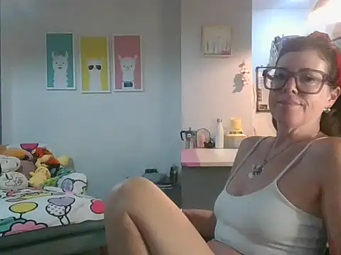 Snapshot of Calentandote chatting on April 4, 2026, 8:43 am Calentandote online show from April 4, 2026, 8:43 am