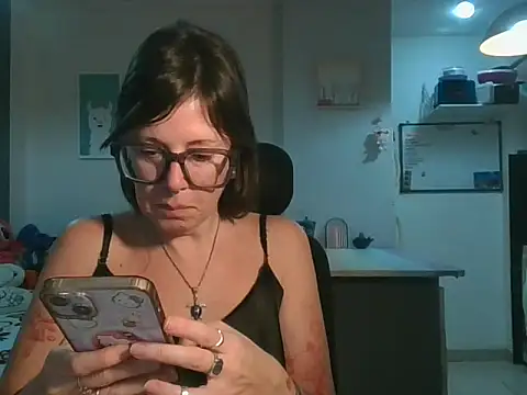 Snapshot of Calentandote chatting on June 10, 2026, 11:00 am Calentandote online show from June 10, 2026, 11:00 am