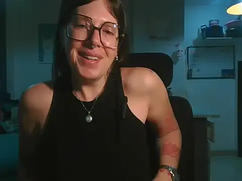 Snapshot of Calentandote chatting on July 15, 2026, 8:43 am Calentandote online show from July 15, 2026, 8:43 am