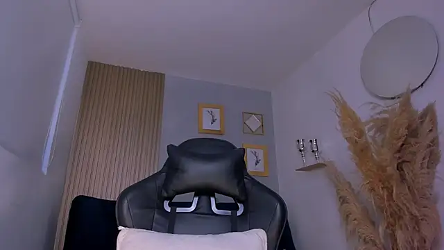 Snapshot of NatyFerrer_ chatting on October 1, 2025, 10:52 am NatyFerrer online show from October 1, 2025, 10:52 am