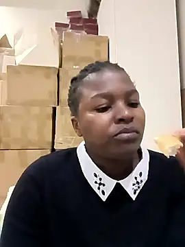 Snapshot of Yours_faithfully1 chatting on January 7, 2026, 12:21 pm Yours faithfully1 online show from January 7, 2026, 12:21 pm