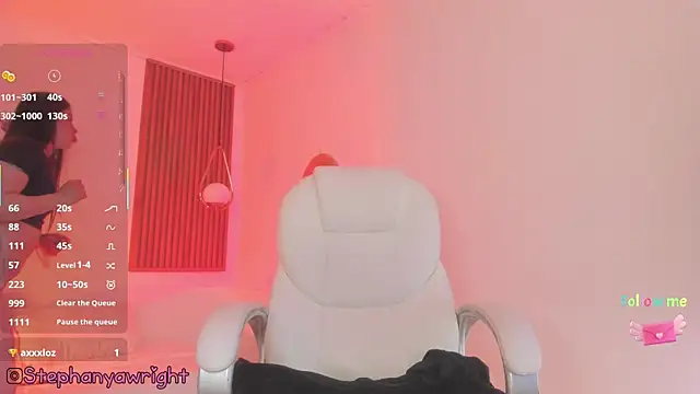 Snapshot of TiffanyWright chatting on October 16, 2025, 10:45 am TiffanyWright online show from October 16, 2025, 10:45 am