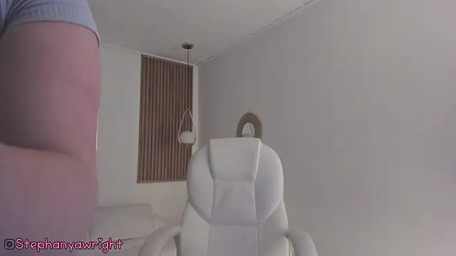 Snapshot of TiffanyWright chatting on November 18, 2025, 11:57 am TiffanyWright online show from November 18, 2025, 11:57 am